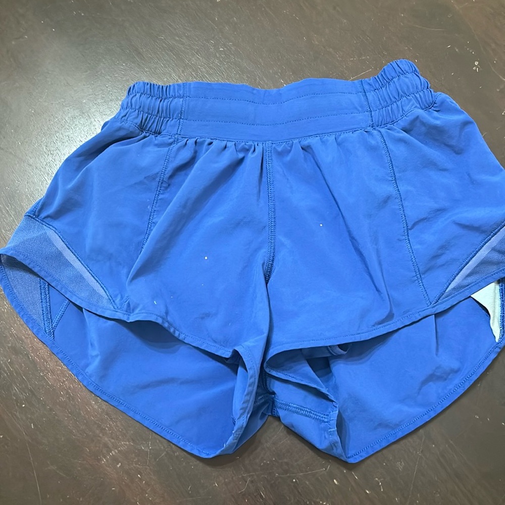 Lululemon, Hotty Hot, Low rise, 2.5” Shorts
